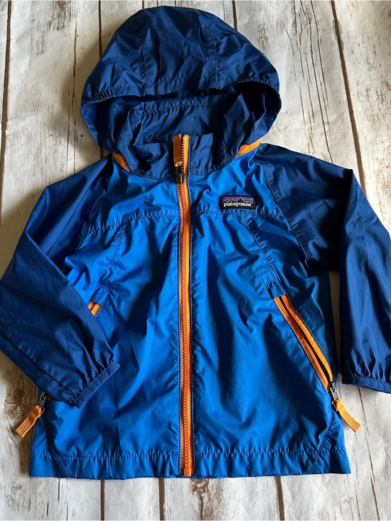 Patagonia Other - Patagonia blue jacket light wear jacket removable hood vguc 12/18